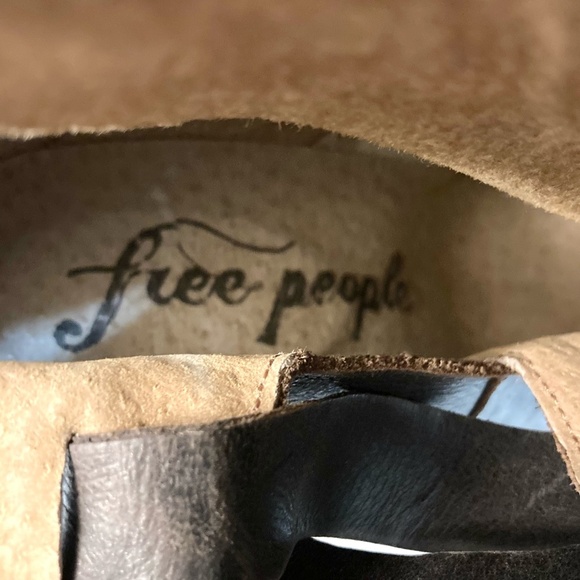 FREE PEOPLE Jesse Cutout Platform Lug Rubber Sole Leather Ankle Boots - Picture 5 of 16